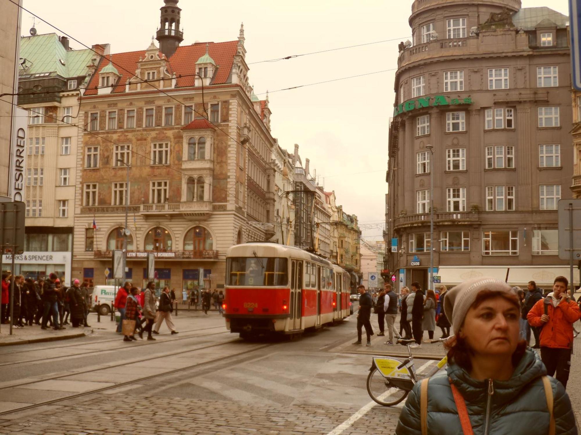 Room2-airb Next To Main Street Crowded * Praga